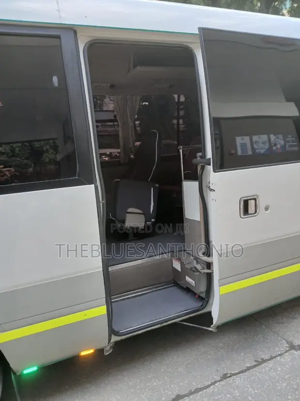 Toyota Coaster 2000 Silver - 1