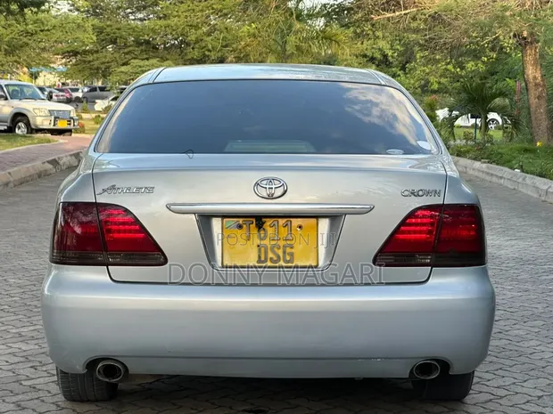 Toyota Crown Athlete 2007 Nyeupe - 1