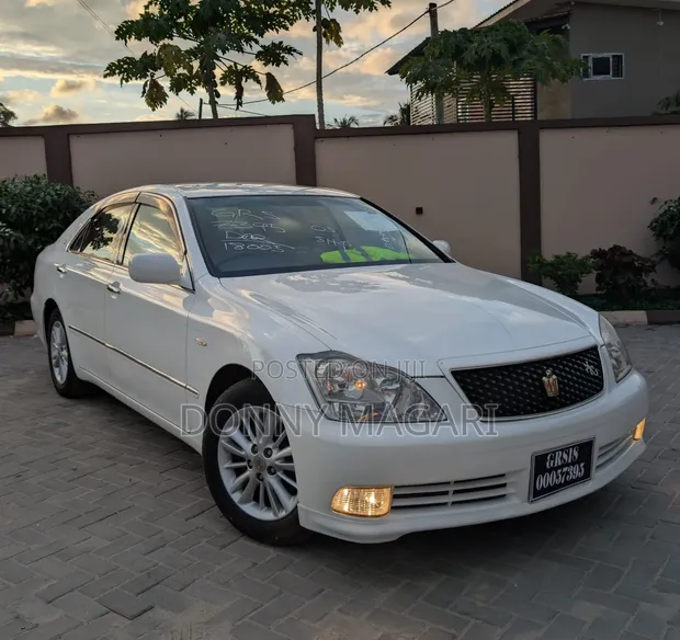 Toyota Crown 2008 White - 1