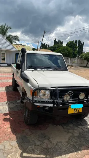 Toyota Land Cruiser Pickup 2002