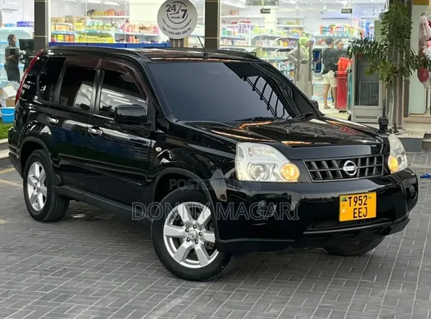 Nissan X-Trail 2010 Black - 1