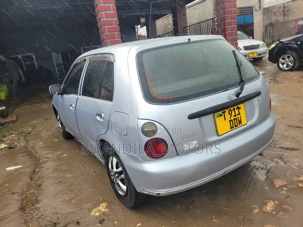 Toyota Starlet 2000 Silver - 1
