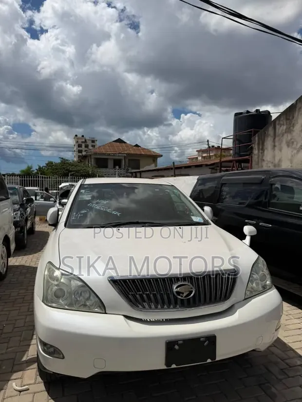 Toyota Harrier 2006 White - 1