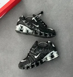 Men's Nike Shox Sneakers - Black
