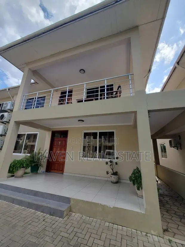 Furnished 4 Bedroom Villa for Rent in Oyster Bay - 1
