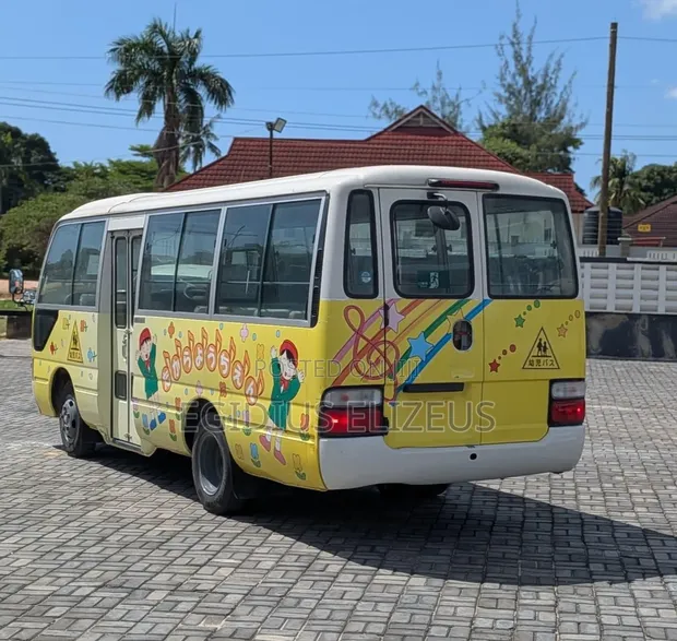 Toyota Coaster 2005 School Bus - 1