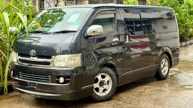 Toyota HiAce 2005 - 1