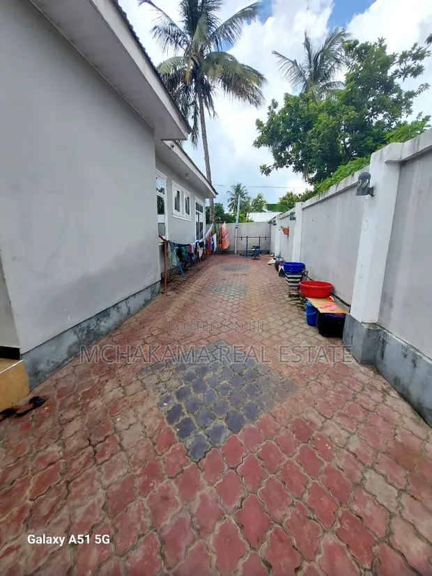 3 Bedroom House for Sale in Mchakama Real Estate, Mbagala - 1