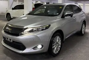 Toyota Harrier 2015 Silver - Unregistered