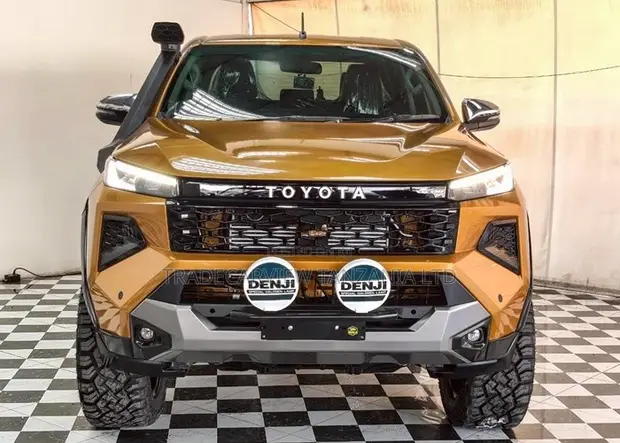 2020 Toyota Hilux Revo 2.4 D-Cab Automatic - 1