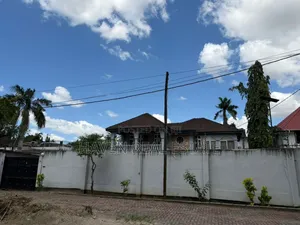 6 Bedroom House for Rent in Mikocheni