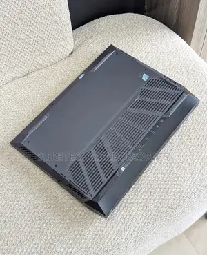 Laptop Dell G15 5535: Intel Core i7, 16GB RAM, RTX 3060, 512GB SSD