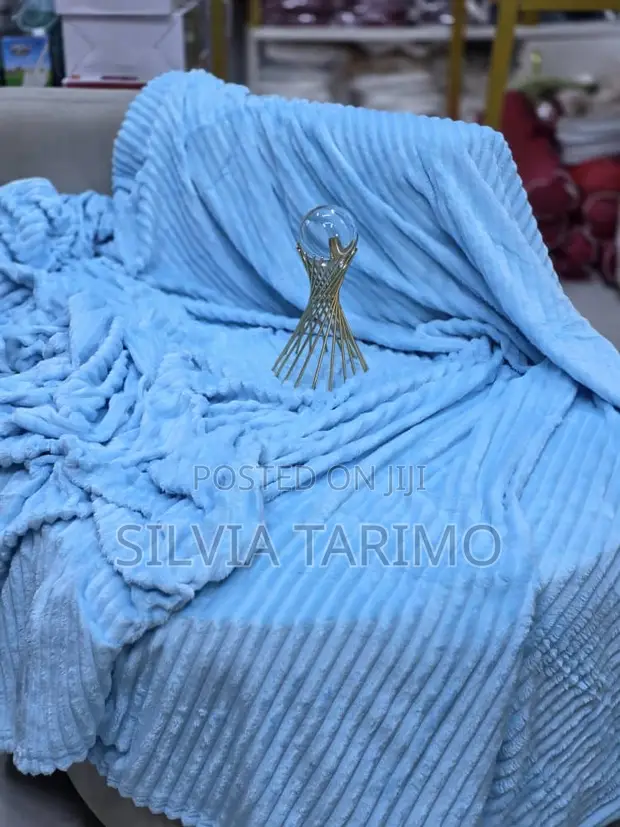 Soft Throw Blanket - Brand New - 1