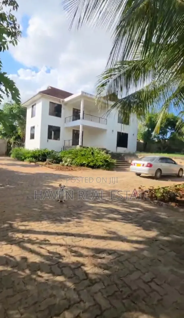 4 Bedroom House for Sale in Goba - 1