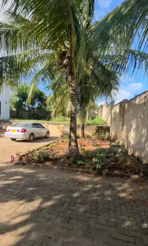 4 Bedroom House for Sale in Goba