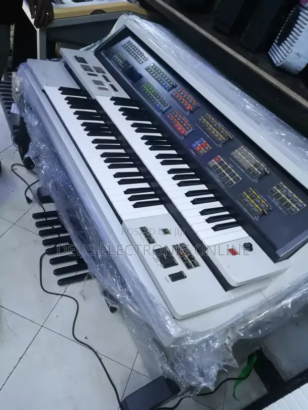 Yamaha Electone FS-30M - 1