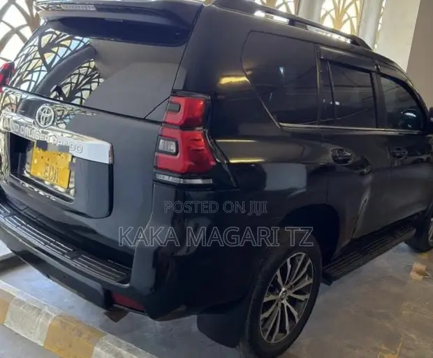 Toyota Land Cruiser Prado 2019 Black - 1