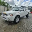 Nissan Hardbody NP300 2019 Nyeupe - 3
