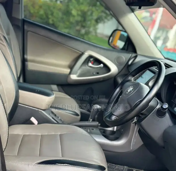 Toyota RAV4 2009 - 1