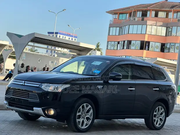 Mitsubishi Outlander PHEV 2018 Nyeusi - 1