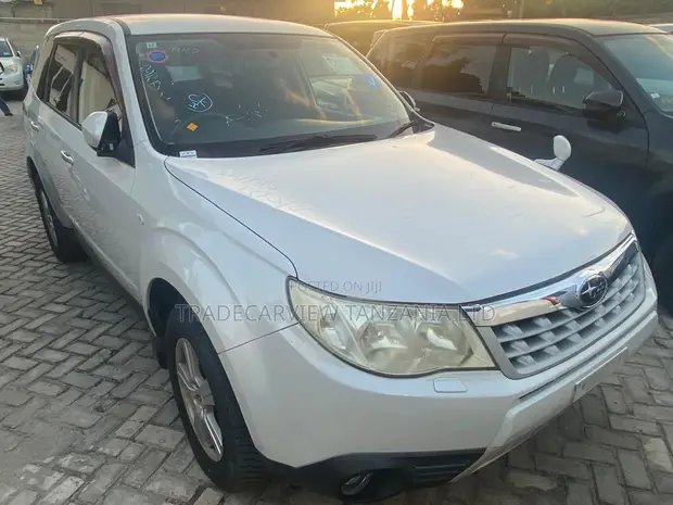 Subaru Forester 2011 Pearl - 1