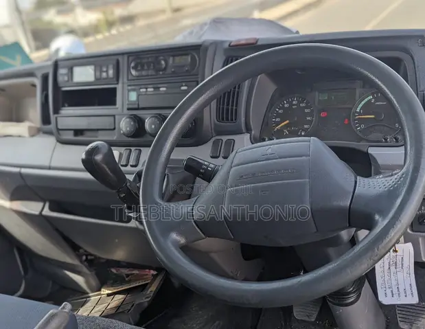 Mitsubishi Fuso Canter Refrigerator Truck 2018 - 1