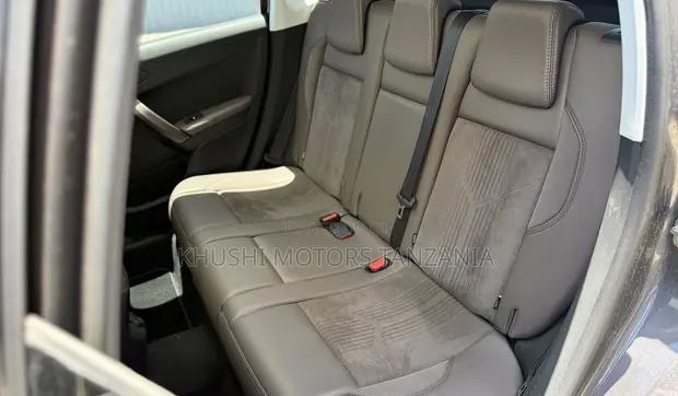 Peugeot 2008 2015 Kijivu - 1