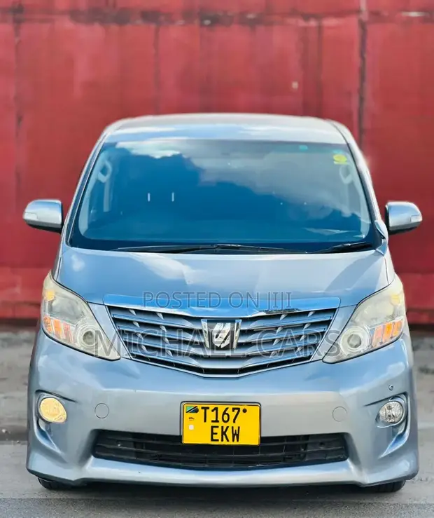 Toyota Alphard 2011 Silver - 1
