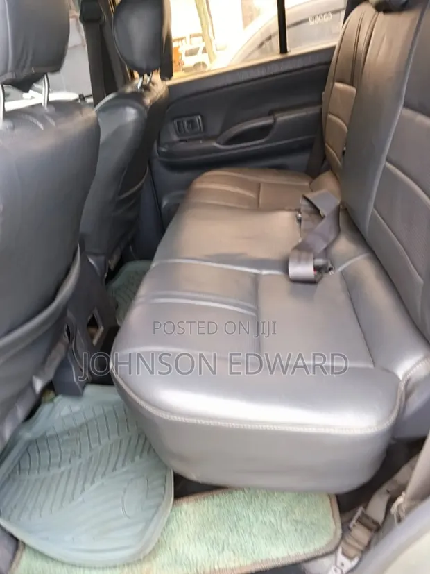 Toyota Land Cruiser Prado 2006 Silver - 1