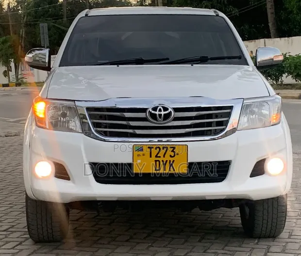 Toyota Hilux Vigo Double Cabin 2011 - 1