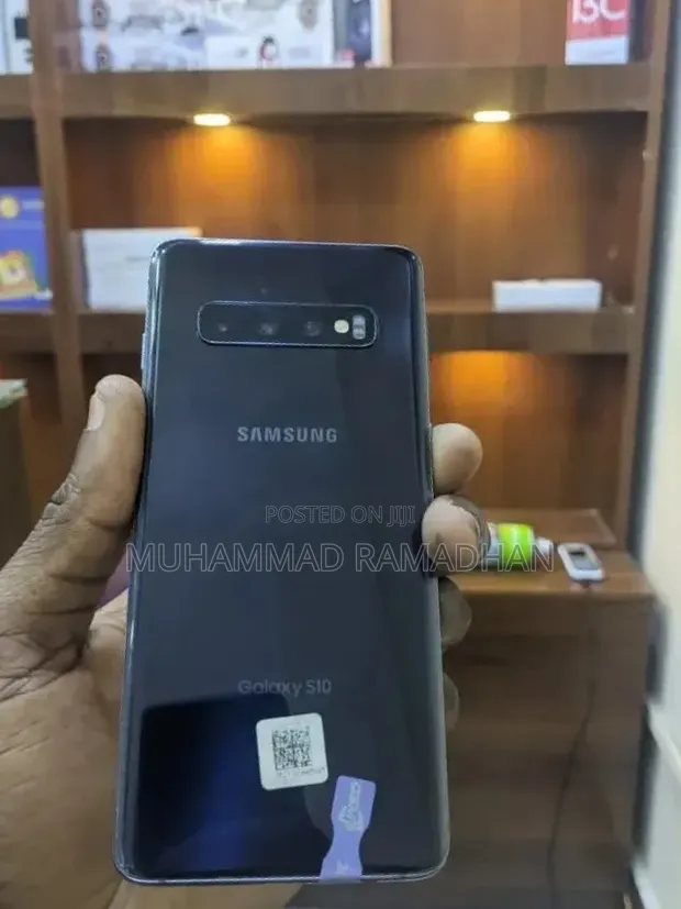 Samsung Galaxy S10 Plus 128GB Black (Used Dubai) - 1