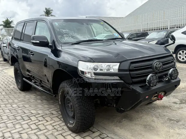 Toyota Land Cruiser 4.6 V8 AX 2017 Black - 1