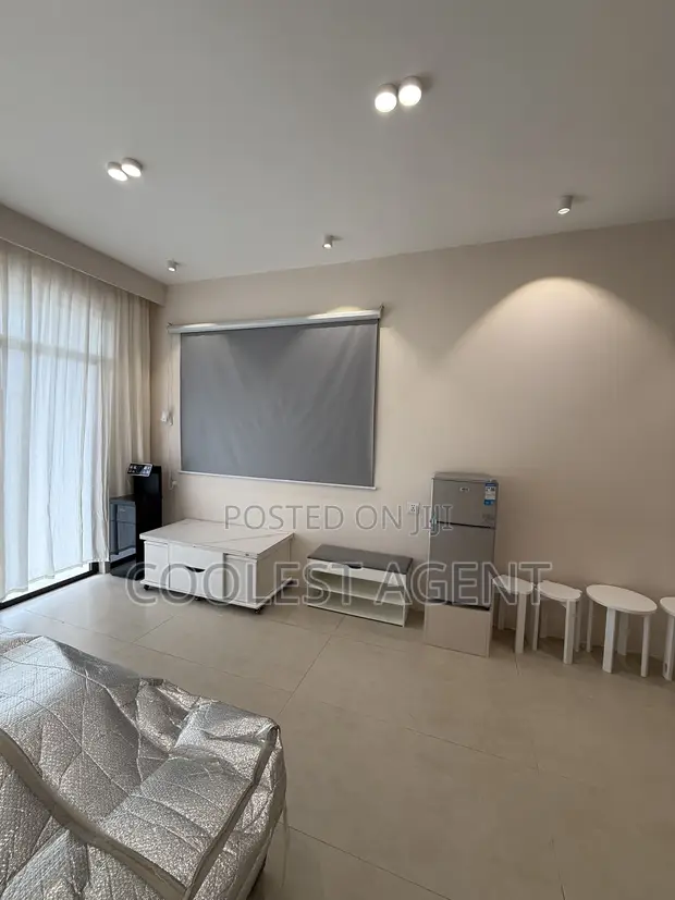 Furnished 1-Bedroom Apartment in Oyster Bay - 1