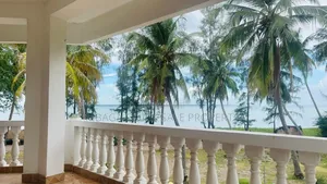 Penthouse ya Vyumba 8 vya Kulala inauzwa, Mbezi Beach