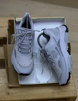 Under Armour Og Sneakers - Brand New