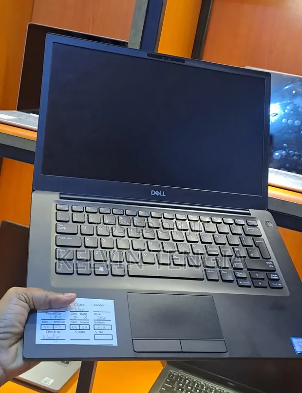 Dell Latitude E7270 Laptop: Core i7, 8GB RAM, 128GB SSD - 1