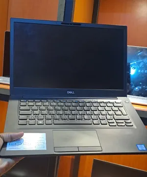 Laptop Dell Latitude E7270: Core i7, 8GB RAM, 128GB SSD