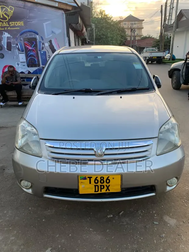 Toyota Raum 2004 Beige - 1