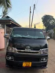 Toyota Quantum 2011 Nyeusi - 3