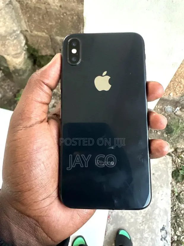 Apple iPhone X 64GB Black - 1