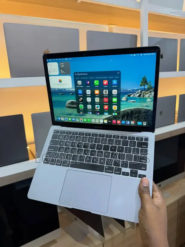 Apple MacBook Air 2020 M1 8GB RAM 256GB SSD - 1