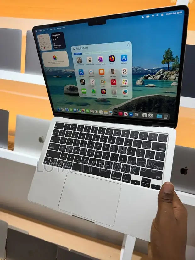 Apple MacBook Air 2022 M2 1TB SSD 16GB RAM - 1
