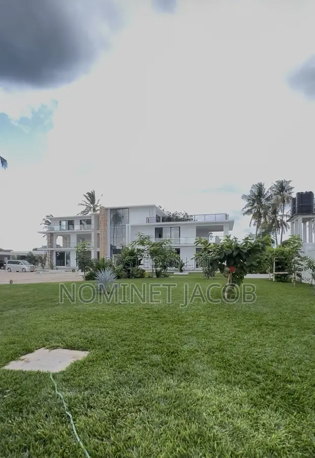 Furnished 6-Bedroom House for Sale in Bahari Beach, Dar es Salaam - 1