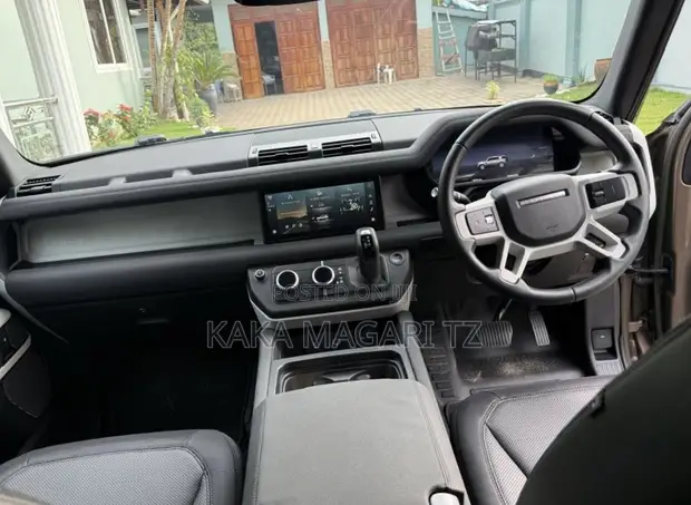 Land Rover Defender 110 D300 2023 Beige - 1