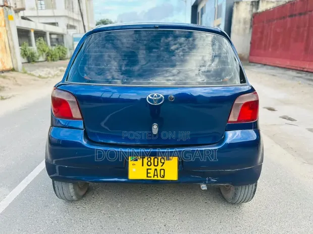 Toyota Vitz 2004 Bluu - 1