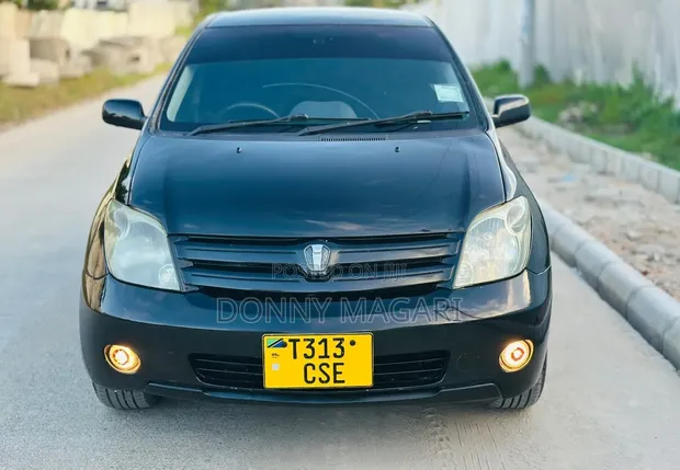 Toyota IST 2003 Black - 1