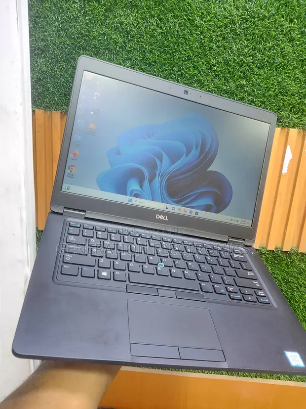Dell Latitude 7400 Laptop - Intel Core i5, 8GB RAM, 256GB SSD - 1