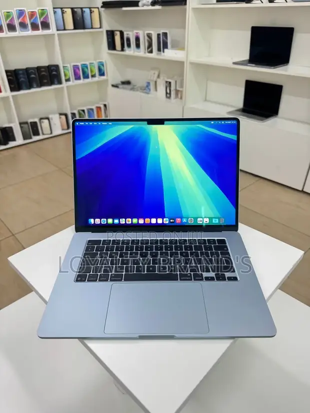 Apple MacBook Air 2025 M4 15" 512GB SSD 16GB RAM - 1