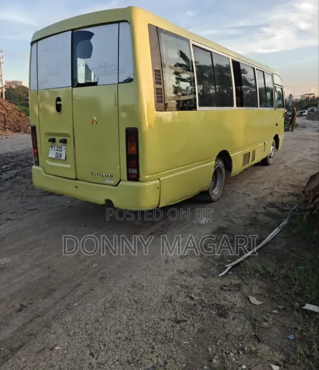 Nissan Civilian 2002 Yellow - 1