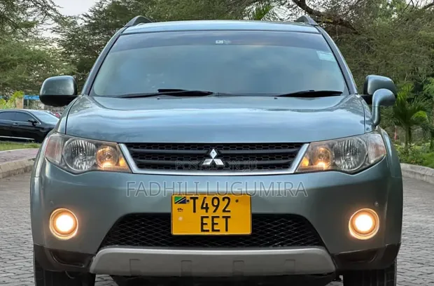 Mitsubishi Outlander 2006 Green - 1